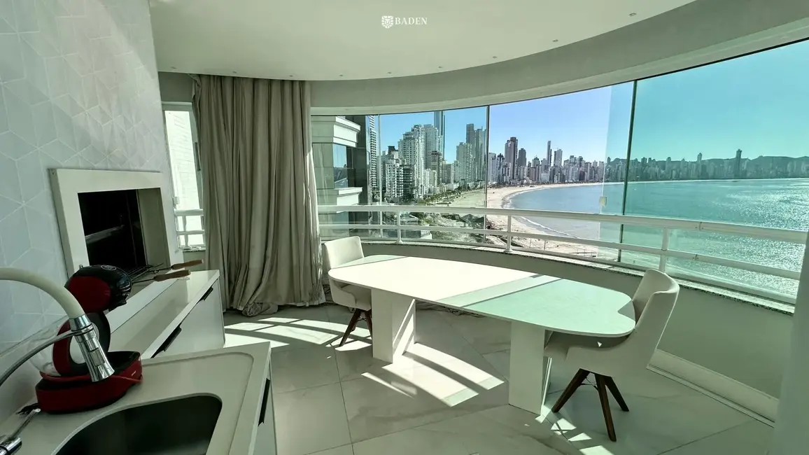 Foto 3 de Apartamento com 3 quartos para alugar, 217m2 em Centro, Balneario Camboriu - SC