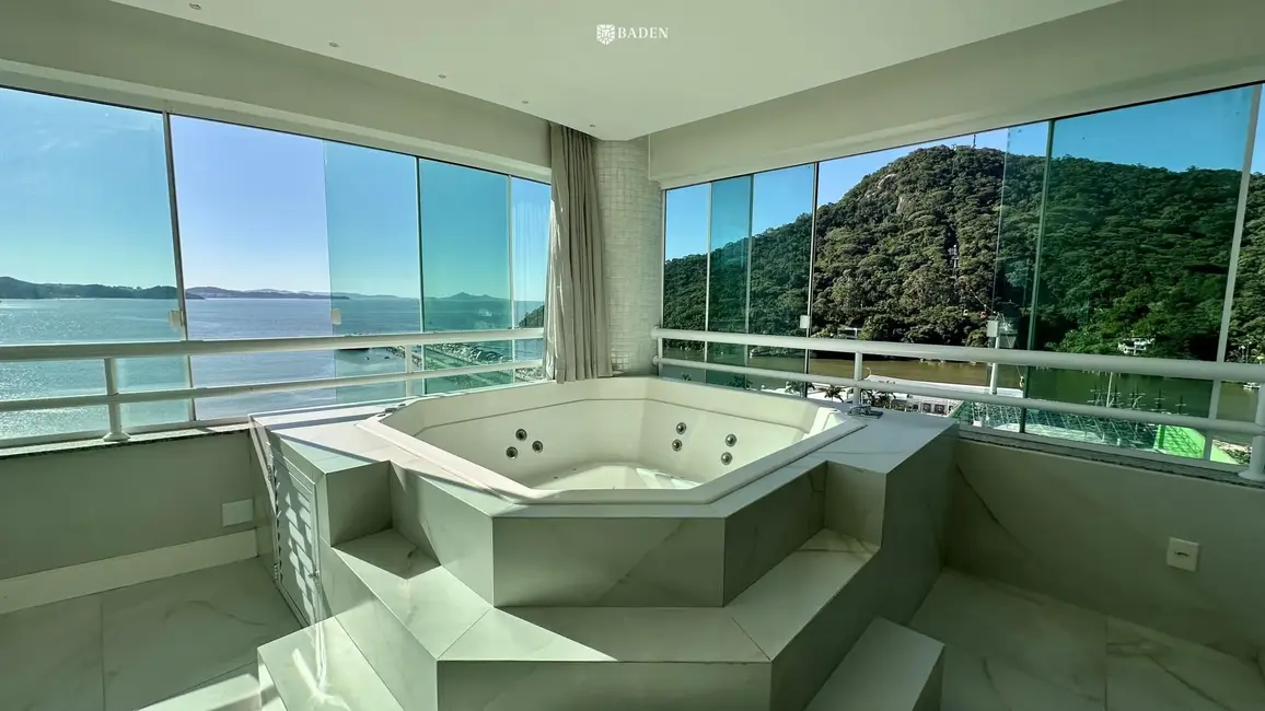 Foto 2 de Apartamento com 3 quartos para alugar, 217m2 em Centro, Balneario Camboriu - SC