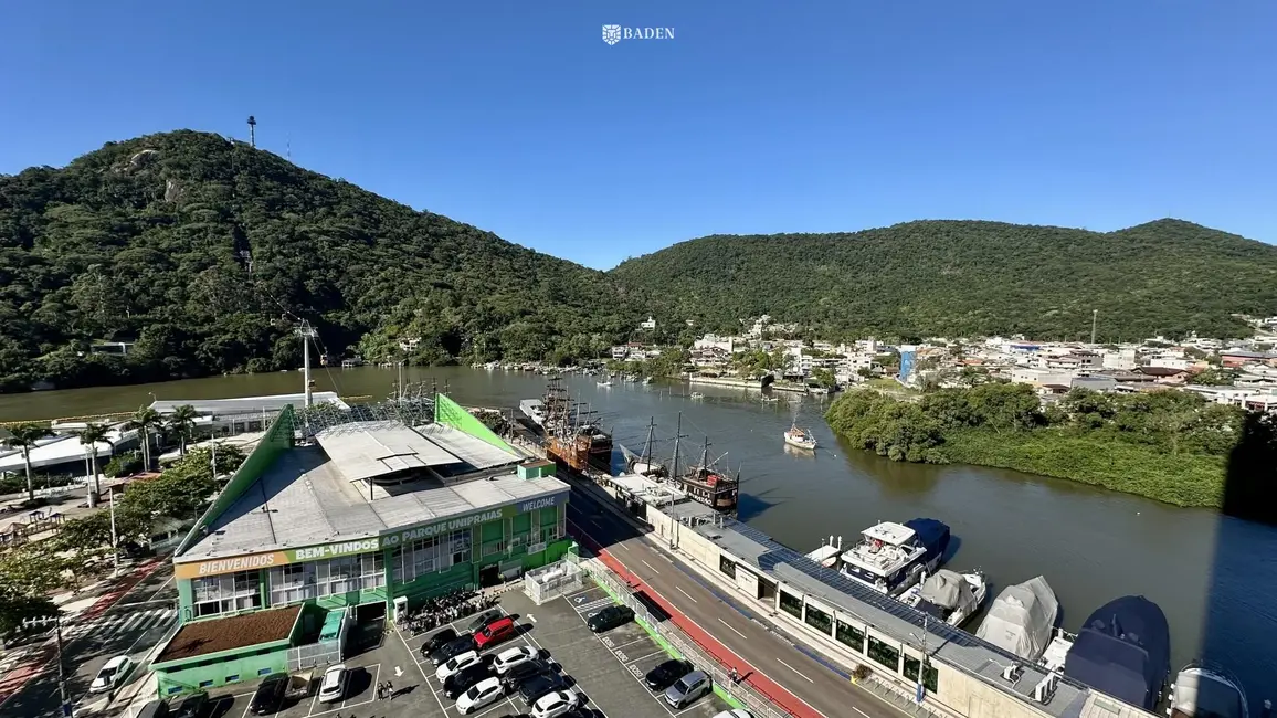 Foto 9 de Apartamento com 3 quartos para alugar, 217m2 em Centro, Balneario Camboriu - SC