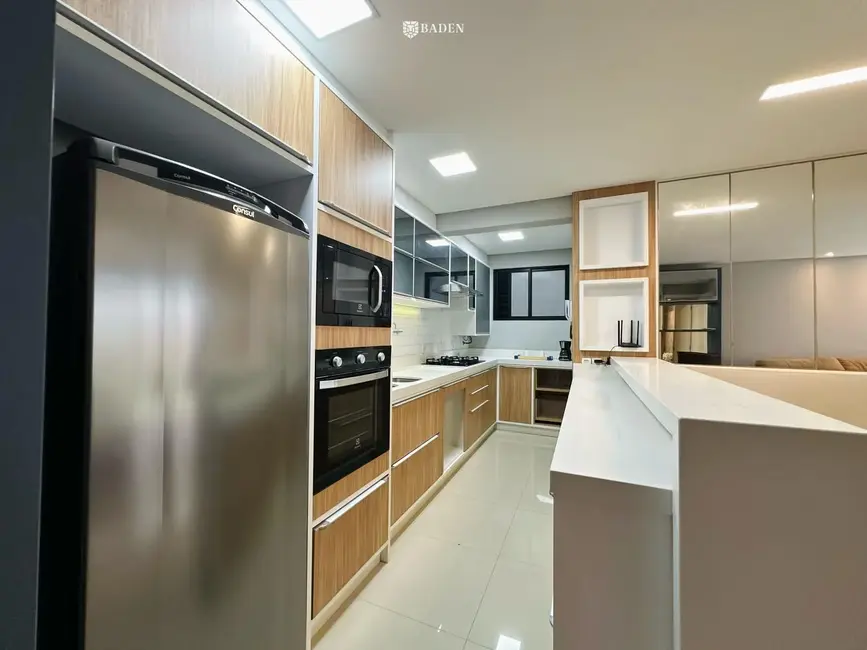 Apartamento com 2 quartos para alugar, 104m2 em Praia dos Amores, Balneario Camboriu - SC - imagem 3 Foto 3 de Apartamento com 2 quartos para alugar, 104m2 em Praia dos Amores, Balneario Camboriu - SC
