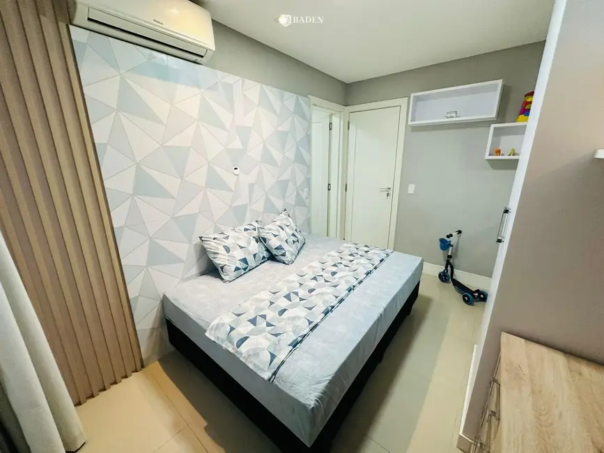 Apartamento com 2 quartos para alugar, 104m2 em Praia dos Amores, Balneario Camboriu - SC - imagem 5 Foto 5 de Apartamento com 2 quartos para alugar, 104m2 em Praia dos Amores, Balneario Camboriu - SC