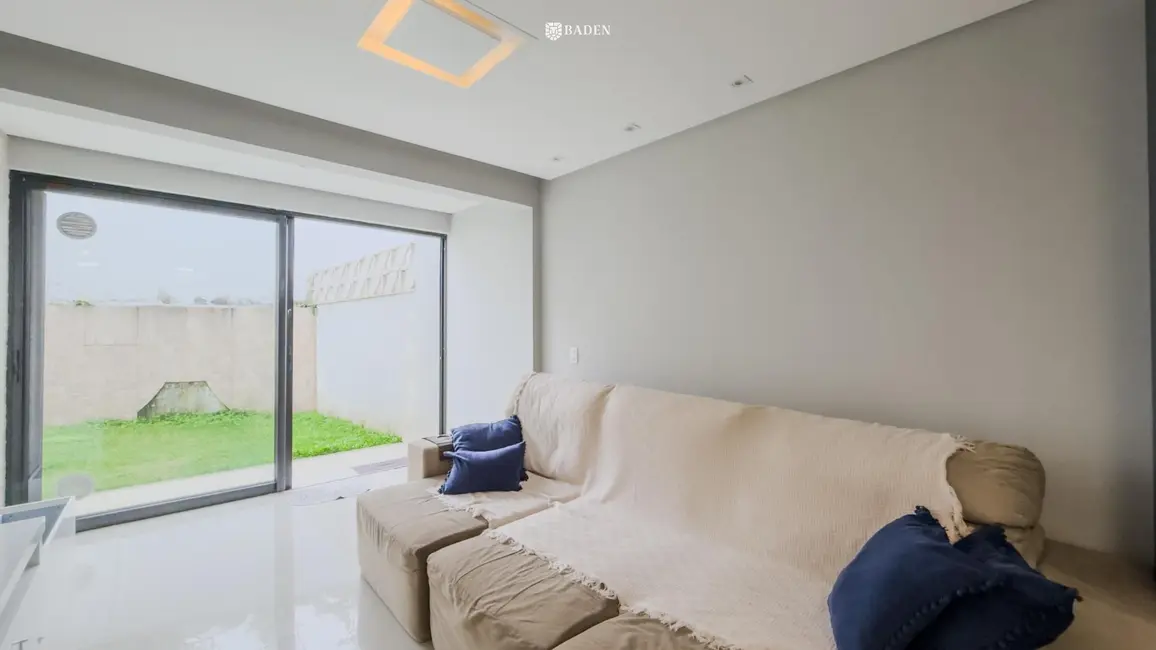 Apartamento com 2 quartos para alugar, 104m2 em Praia dos Amores, Balneario Camboriu - SC - imagem 5 Foto 5 de Apartamento com 2 quartos para alugar, 104m2 em Praia dos Amores, Balneario Camboriu - SC
