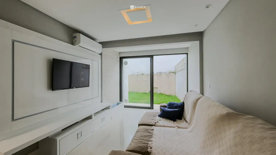 Apartamento com 2 quartos para alugar, 104m2 em Praia dos Amores, Balneario Camboriu - SC - imagem 6 Foto 6 de Apartamento com 2 quartos para alugar, 104m2 em Praia dos Amores, Balneario Camboriu - SC