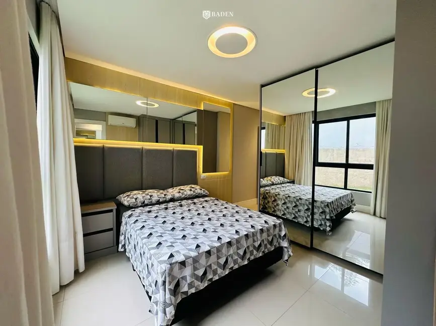 Apartamento com 2 quartos para alugar, 104m2 em Praia dos Amores, Balneario Camboriu - SC - imagem 4 Foto 4 de Apartamento com 2 quartos para alugar, 104m2 em Praia dos Amores, Balneario Camboriu - SC