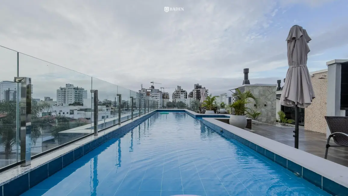 Apartamento com 2 quartos para alugar, 104m2 em Praia dos Amores, Balneario Camboriu - SC - imagem 2 Foto 2 de Apartamento com 2 quartos para alugar, 104m2 em Praia dos Amores, Balneario Camboriu - SC