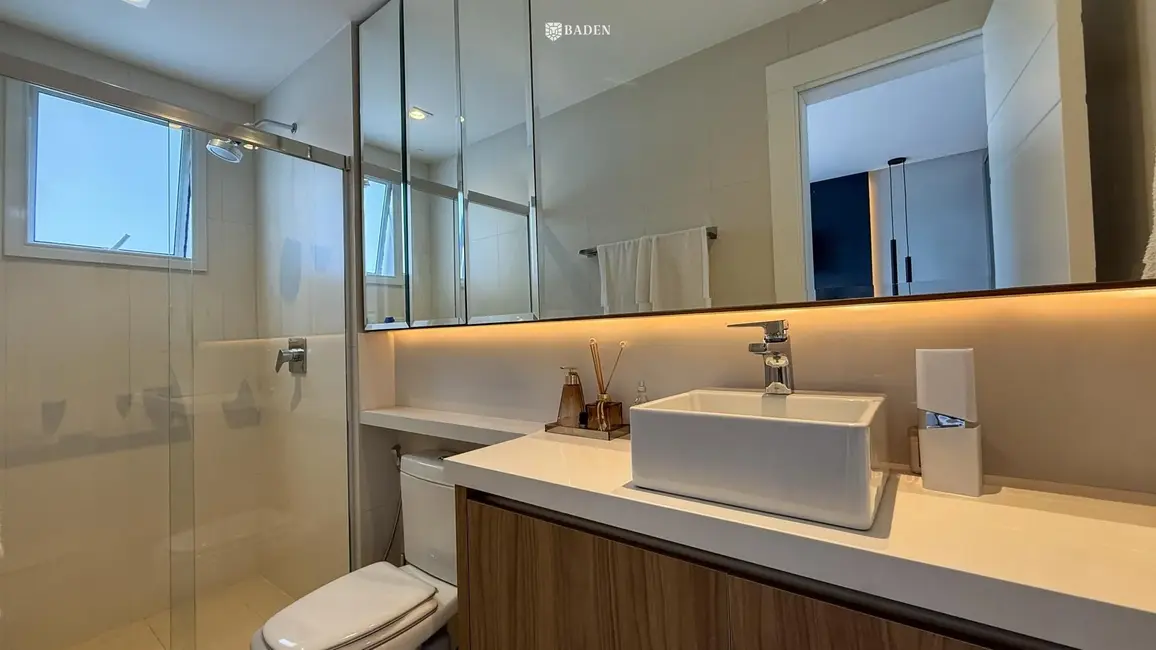 Apartamento com 3 quartos à venda, 139m2 em Centro, Balneario Camboriu - SC - imagem 8 Foto 8 de Apartamento com 3 quartos à venda, 139m2 em Centro, Balneario Camboriu - SC
