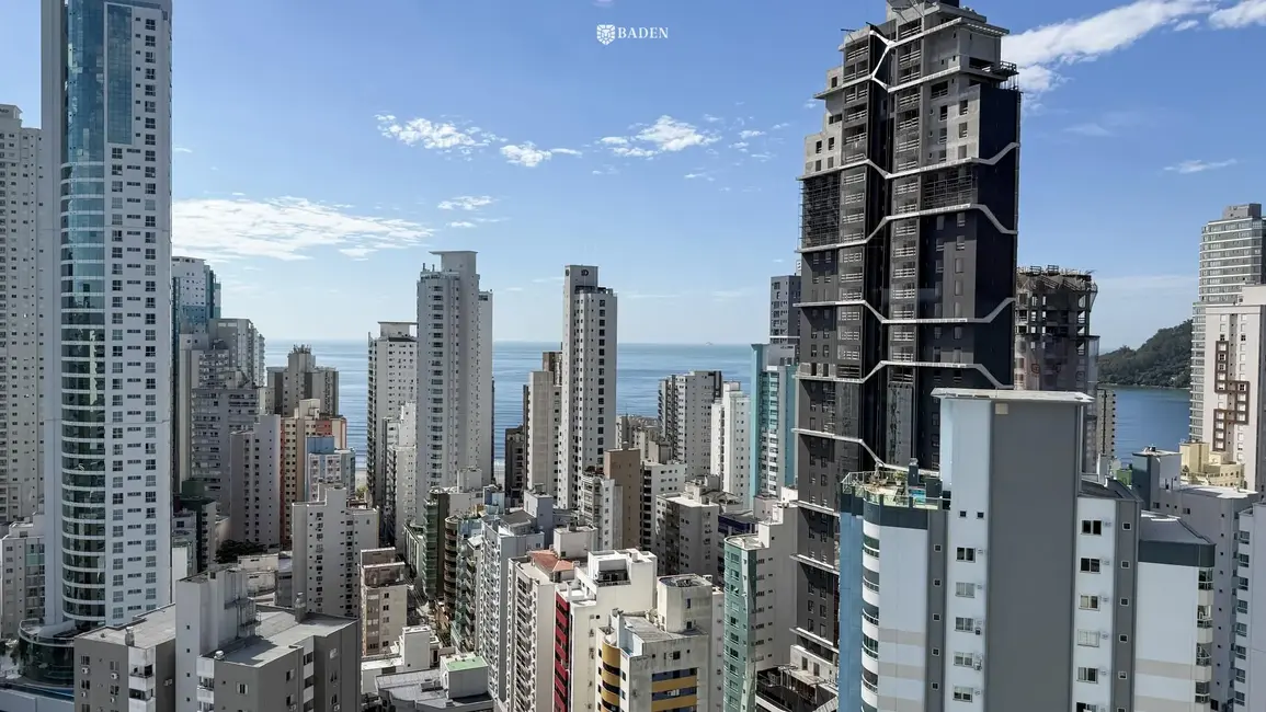 Apartamento com 3 quartos à venda, 139m2 em Centro, Balneario Camboriu - SC - imagem 2 Foto 2 de Apartamento com 3 quartos à venda, 139m2 em Centro, Balneario Camboriu - SC