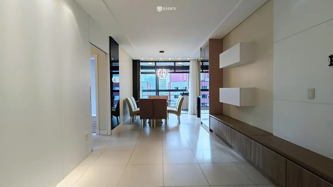 Apartamento com 2 quartos para alugar, 96m2 em Centro, Itajai - SC - imagem 2 Foto 2 de Apartamento com 2 quartos para alugar, 96m2 em Centro, Itajai - SC