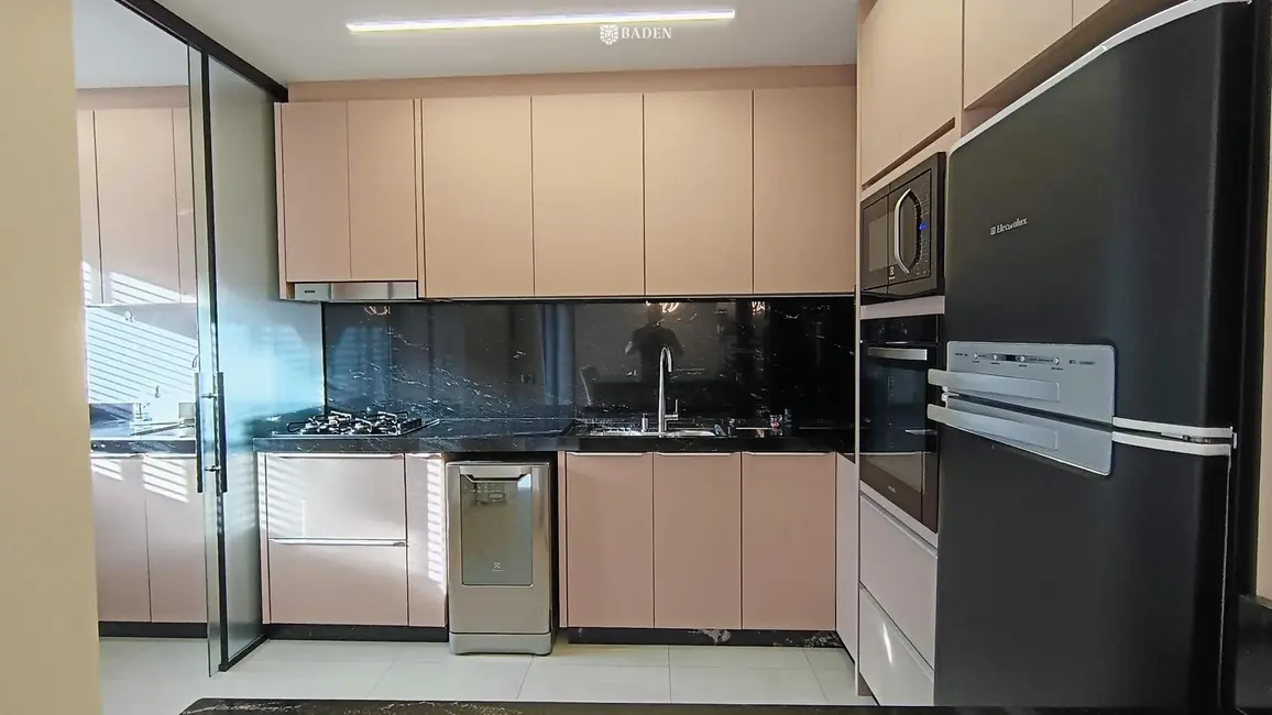 Apartamento com 2 quartos para alugar, 96m2 em Centro, Itajai - SC - imagem 9 Foto 9 de Apartamento com 2 quartos para alugar, 96m2 em Centro, Itajai - SC