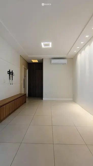 Apartamento com 2 quartos para alugar, 96m2 em Centro, Itajai - SC - imagem 4 Foto 4 de Apartamento com 2 quartos para alugar, 96m2 em Centro, Itajai - SC