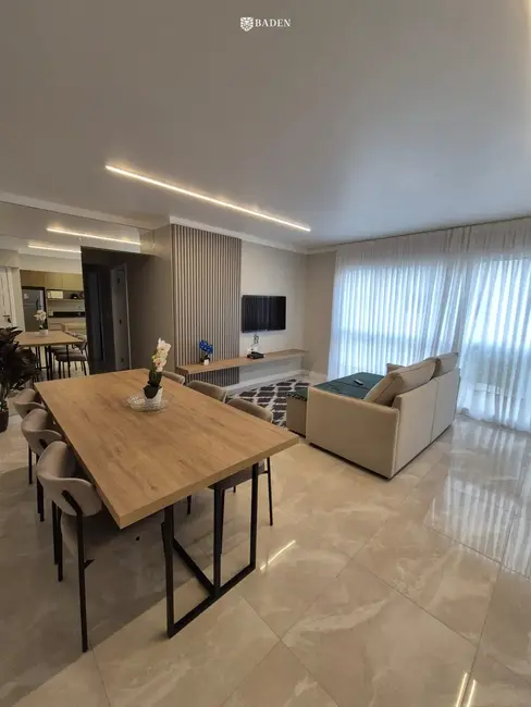 Apartamento com 3 quartos à venda, 119m2 em Centro, Balneario Camboriu - SC - imagem 2 Foto 2 de Apartamento com 3 quartos à venda, 119m2 em Centro, Balneario Camboriu - SC