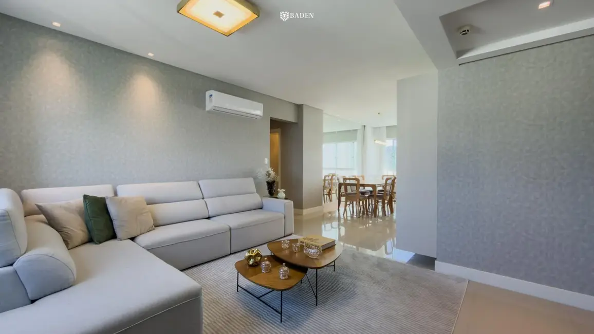 Foto 1 de Apartamento com 3 quartos à venda, 135m2 em Centro, Balneario Camboriu - SC