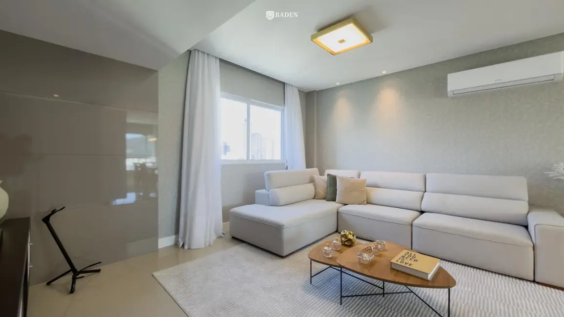 Foto 2 de Apartamento com 3 quartos à venda, 135m2 em Centro, Balneario Camboriu - SC
