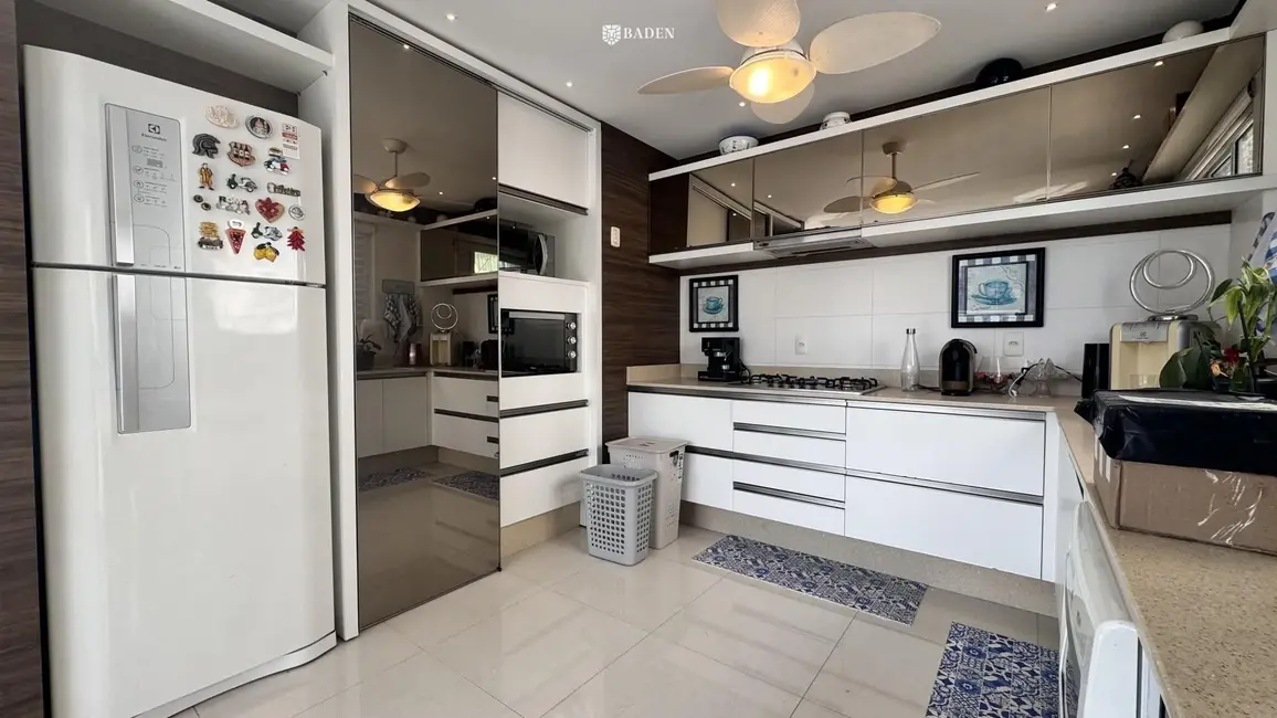Apartamento com 2 quartos para alugar, 192m2 em Centro, Balneario Camboriu - SC - imagem 8 Foto 8 de Apartamento com 2 quartos para alugar, 192m2 em Centro, Balneario Camboriu - SC