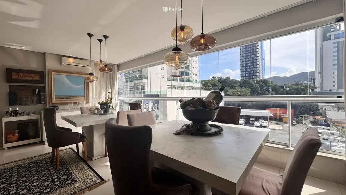 Apartamento com 2 quartos para alugar, 192m2 em Centro, Balneario Camboriu - SC - imagem 4 Foto 4 de Apartamento com 2 quartos para alugar, 192m2 em Centro, Balneario Camboriu - SC