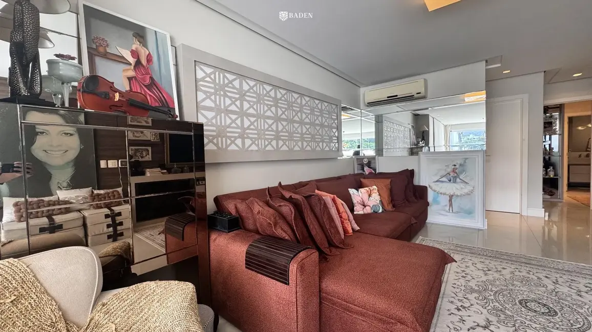 Apartamento com 2 quartos para alugar, 192m2 em Centro, Balneario Camboriu - SC - imagem 2 Foto 2 de Apartamento com 2 quartos para alugar, 192m2 em Centro, Balneario Camboriu - SC