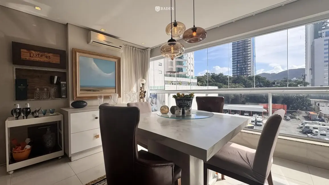 Apartamento com 2 quartos para alugar, 192m2 em Centro, Balneario Camboriu - SC - imagem 6 Foto 6 de Apartamento com 2 quartos para alugar, 192m2 em Centro, Balneario Camboriu - SC