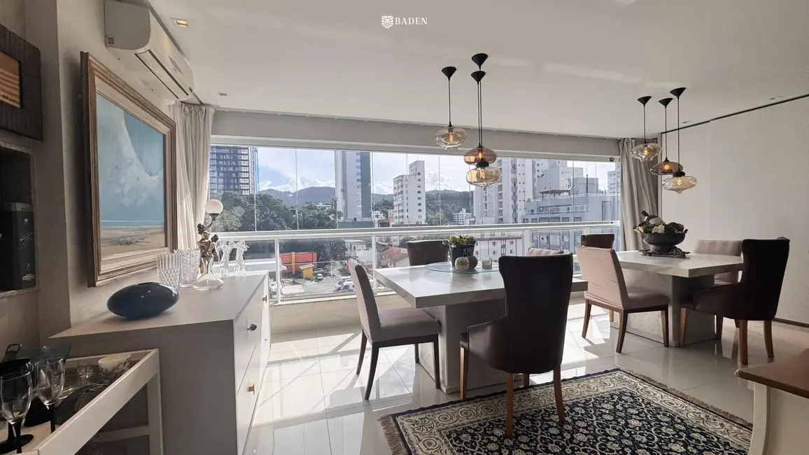 Apartamento com 2 quartos para alugar, 192m2 em Centro, Balneario Camboriu - SC - imagem 5 Foto 5 de Apartamento com 2 quartos para alugar, 192m2 em Centro, Balneario Camboriu - SC