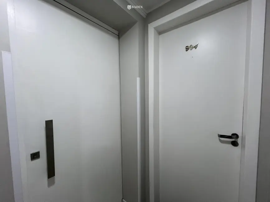 Foto 3 de Apartamento com 2 quartos para alugar, 60m2 em Pioneiros, Balneario Camboriu - SC