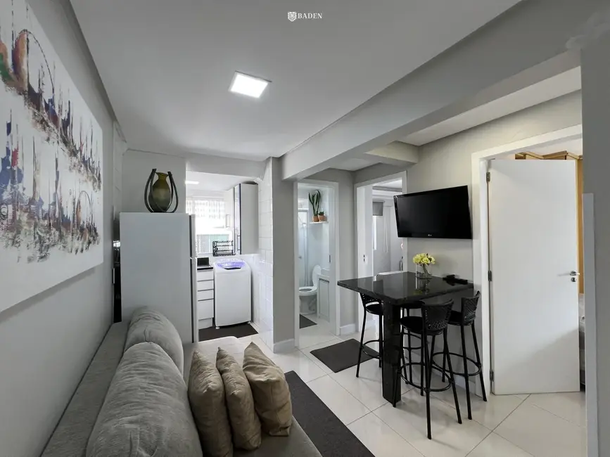 Foto 1 de Apartamento com 2 quartos para alugar, 60m2 em Pioneiros, Balneario Camboriu - SC