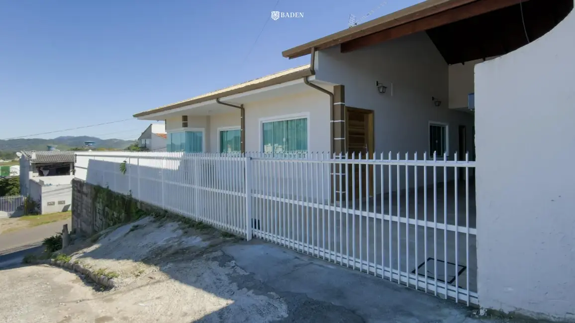 Casa com 3 quartos à venda, 133m2 em Camboriu - SC - imagem 1 Foto 1 de Casa com 3 quartos à venda, 133m2 em Camboriu - SC