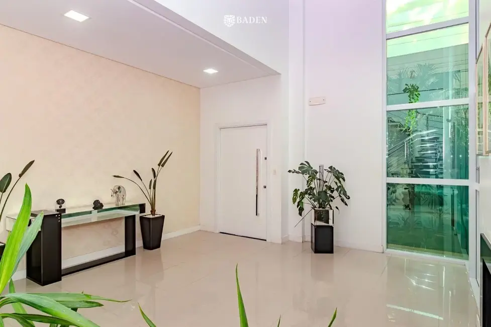 Foto 7 de Casa com 4 quartos à venda, 284m2 em Centro, Balneario Camboriu - SC