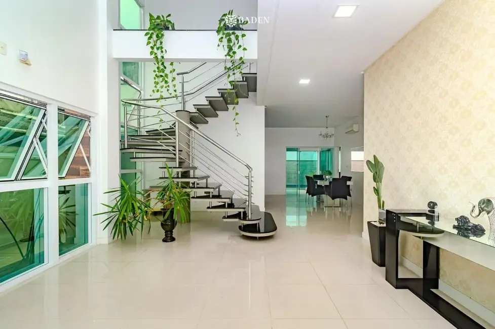 Foto 9 de Casa com 4 quartos à venda, 284m2 em Centro, Balneario Camboriu - SC