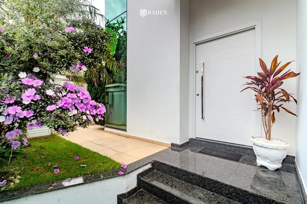 Foto 4 de Casa com 4 quartos à venda, 284m2 em Centro, Balneario Camboriu - SC