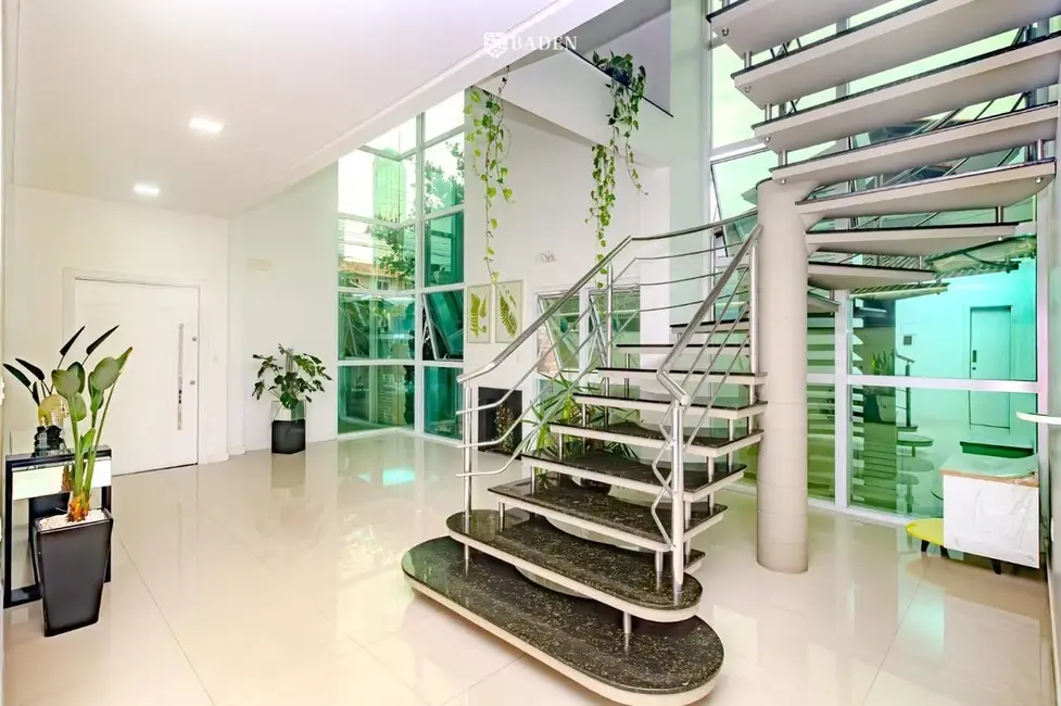 Foto 8 de Casa com 4 quartos à venda, 284m2 em Centro, Balneario Camboriu - SC