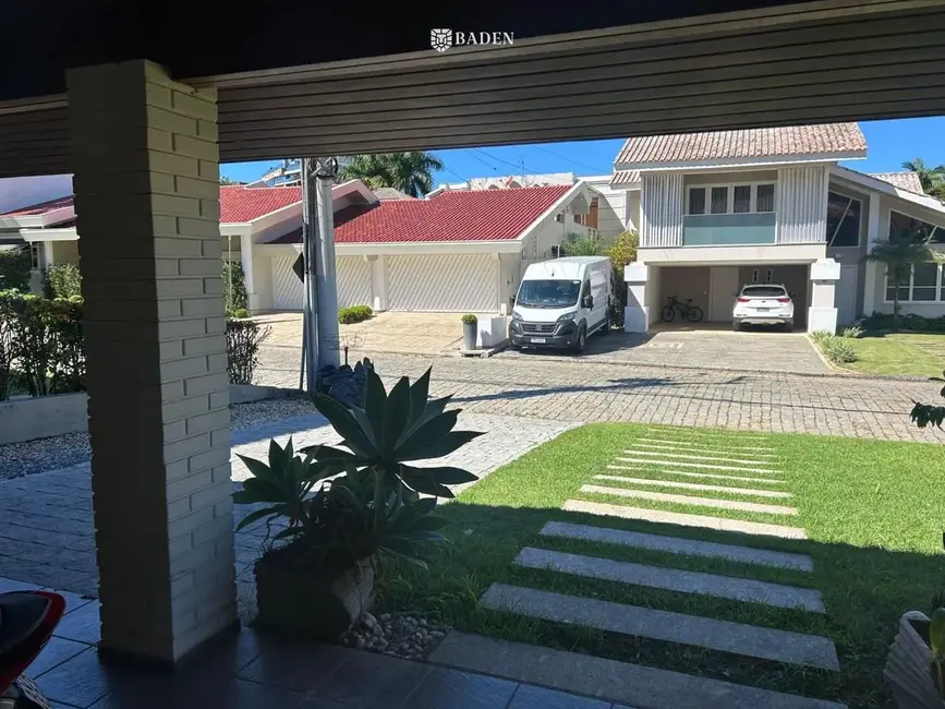 Foto 3 de Casa de Condomínio com 5 quartos à venda, 400m2 em Estados, Balneario Camboriu - SC