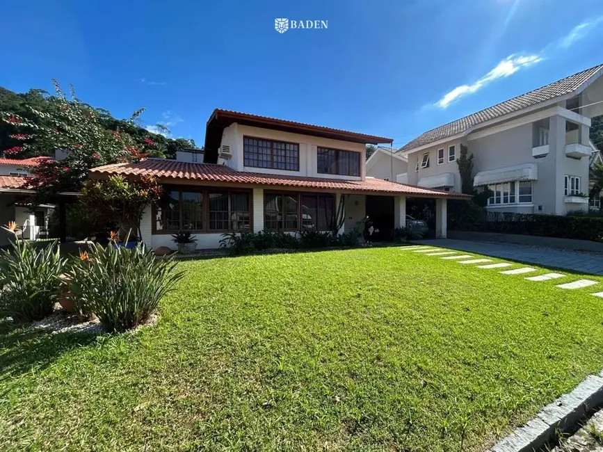 Foto 2 de Casa de Condomínio com 5 quartos à venda, 400m2 em Estados, Balneario Camboriu - SC