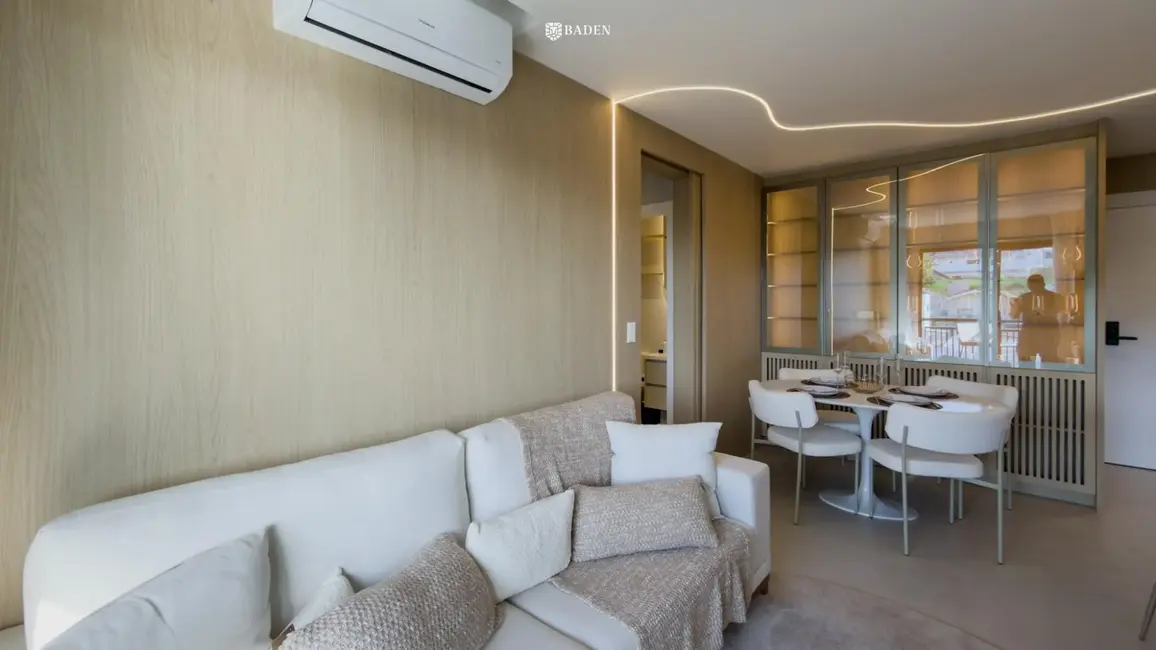 Foto 3 de Apartamento com 2 quartos à venda, 64m2 em Praia dos Amores, Balneario Camboriu - SC