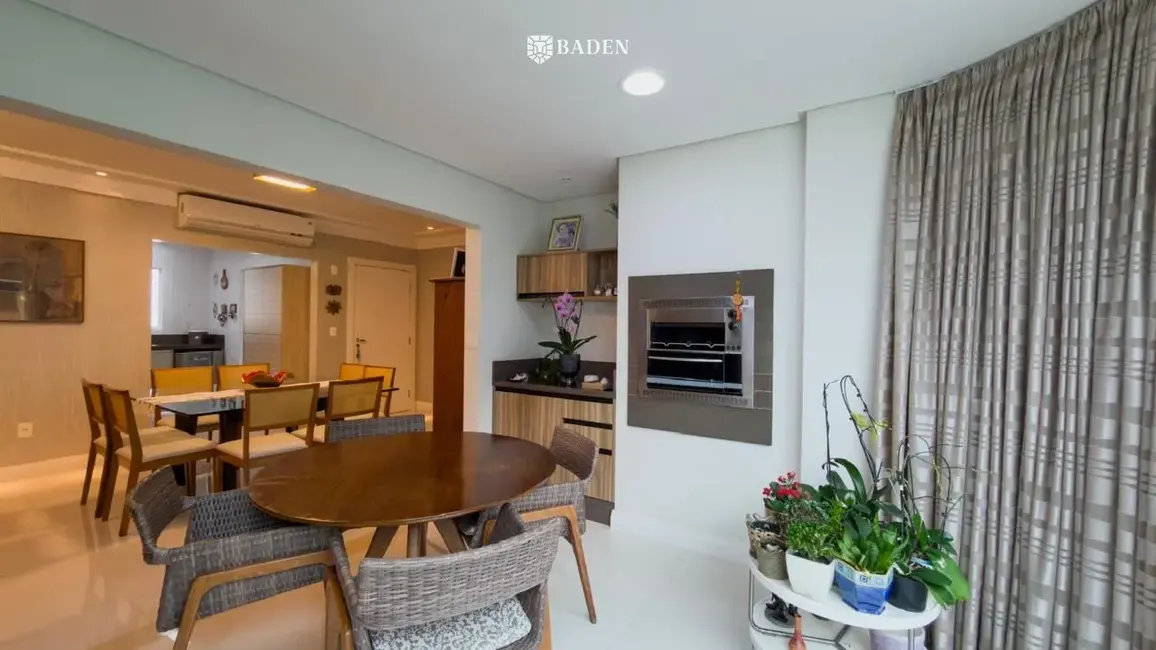 Foto 3 de Apartamento com 4 quartos à venda, 139m2 em Centro, Balneario Camboriu - SC