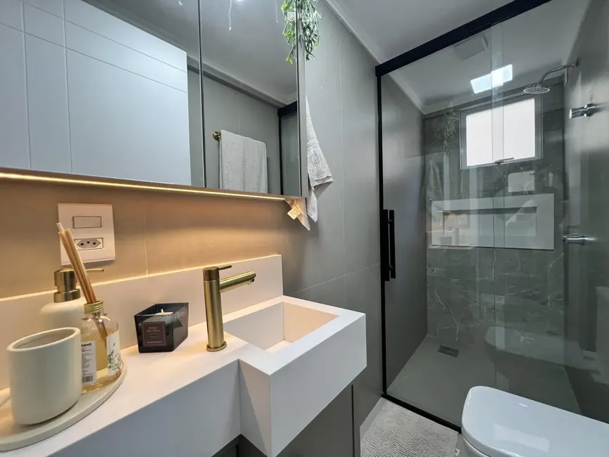 Apartamento com 3 quartos à venda, 105m2 em Centro, Balneario Camboriu - SC - imagem 9 Foto 9 de Apartamento com 3 quartos à venda, 105m2 em Centro, Balneario Camboriu - SC