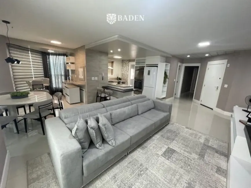 Apartamento com 3 quartos à venda, 136m2 em Centro, Balneario Camboriu - SC - imagem 7 Foto 7 de Apartamento com 3 quartos à venda, 136m2 em Centro, Balneario Camboriu - SC