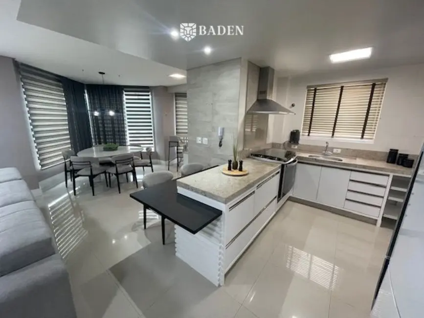 Apartamento com 3 quartos à venda, 136m2 em Centro, Balneario Camboriu - SC - imagem 4 Foto 4 de Apartamento com 3 quartos à venda, 136m2 em Centro, Balneario Camboriu - SC