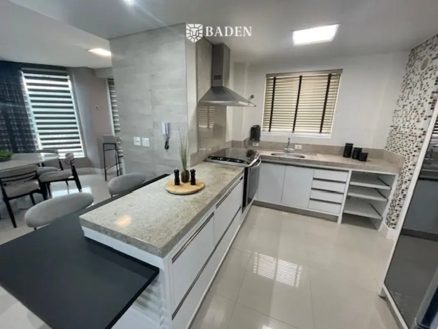 Apartamento com 3 quartos à venda, 136m2 em Centro, Balneario Camboriu - SC - imagem 5 Foto 5 de Apartamento com 3 quartos à venda, 136m2 em Centro, Balneario Camboriu - SC