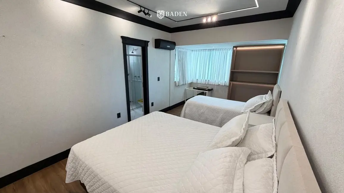 Apartamento com 3 quartos à venda, 173m2 em Centro, Balneario Camboriu - SC - imagem 8 Foto 8 de Apartamento com 3 quartos à venda, 173m2 em Centro, Balneario Camboriu - SC