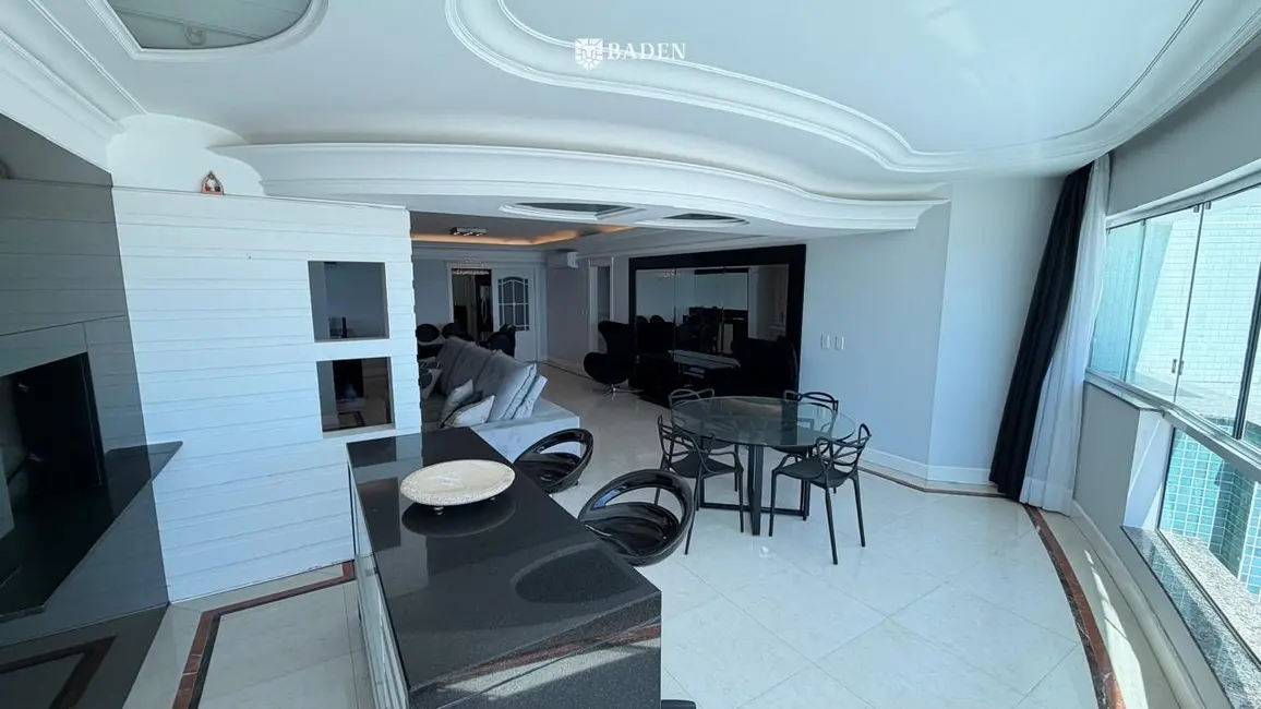 Apartamento com 3 quartos à venda, 173m2 em Centro, Balneario Camboriu - SC - imagem 4 Foto 4 de Apartamento com 3 quartos à venda, 173m2 em Centro, Balneario Camboriu - SC