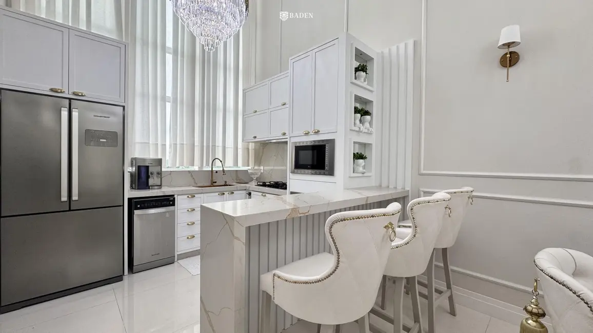 Foto 2 de Apartamento com 4 quartos à venda, 227m2 em Centro, Balneario Camboriu - SC