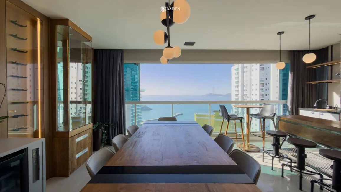 Apartamento com 4 quartos para alugar, 131m2 em Pioneiros, Balneario Camboriu - SC - imagem 1 Foto 1 de Apartamento com 4 quartos para alugar, 131m2 em Pioneiros, Balneario Camboriu - SC