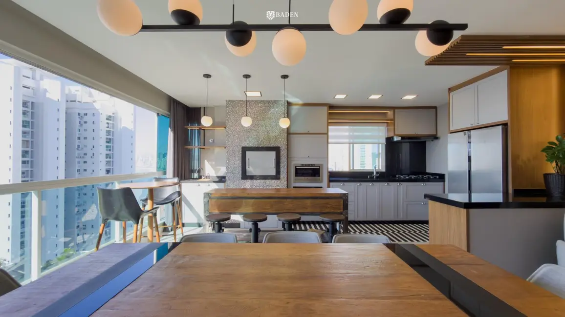 Apartamento com 4 quartos para alugar, 131m2 em Pioneiros, Balneario Camboriu - SC - imagem 6 Foto 6 de Apartamento com 4 quartos para alugar, 131m2 em Pioneiros, Balneario Camboriu - SC