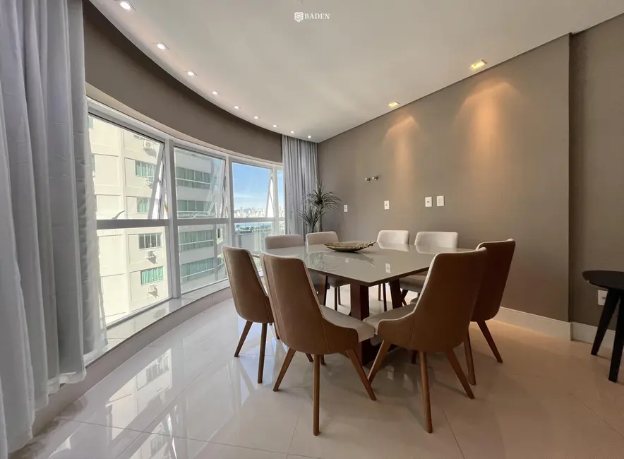 Apartamento com 4 quartos para alugar, 160m2 em Pioneiros, Balneario Camboriu - SC - imagem 6 Foto 6 de Apartamento com 4 quartos para alugar, 160m2 em Pioneiros, Balneario Camboriu - SC