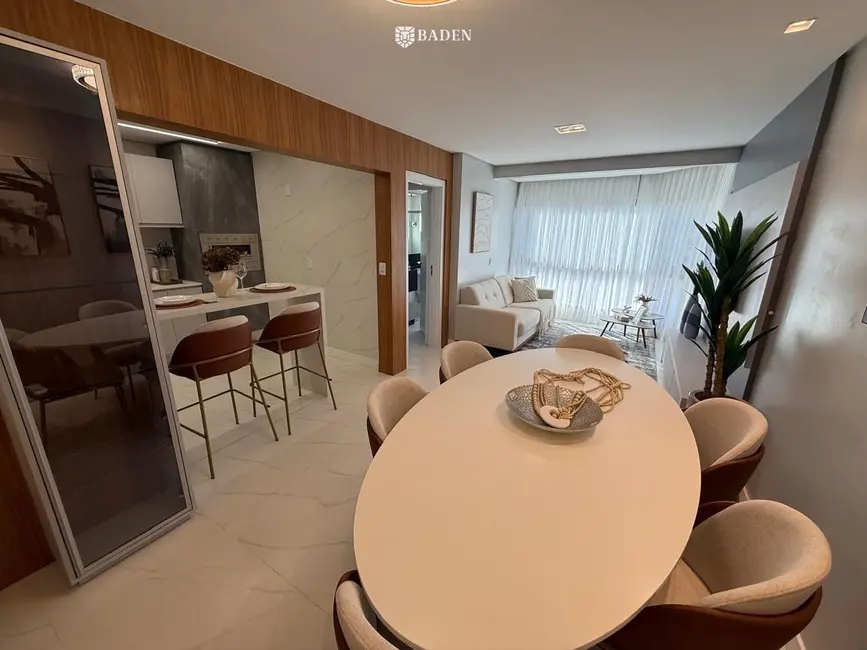 Apartamento com 3 quartos à venda, 111m2 em Centro, Balneario Camboriu - SC - imagem 2 Foto 2 de Apartamento com 3 quartos à venda, 111m2 em Centro, Balneario Camboriu - SC