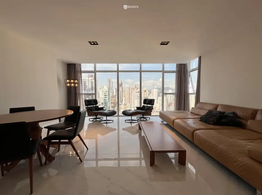 Foto 1 de Apartamento com 3 quartos para alugar, 169m2 em Centro, Balneario Camboriu - SC