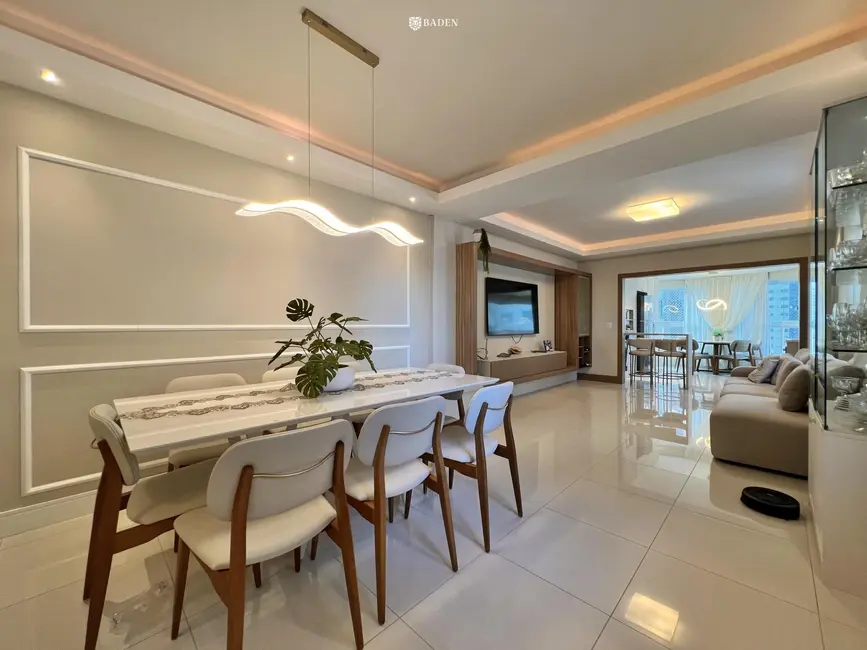 Foto 4 de Apartamento com 4 quartos para alugar, 143m2 em Centro, Balneario Camboriu - SC