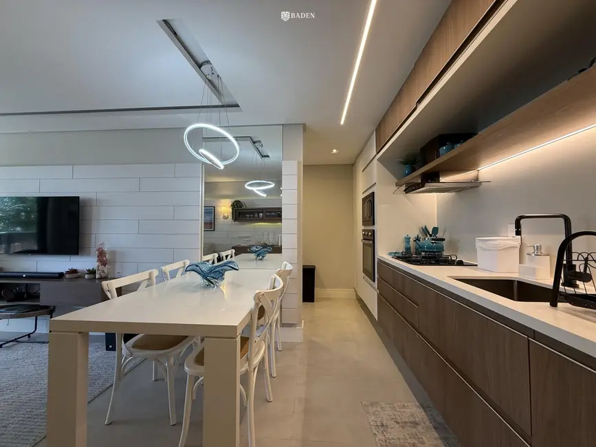 Foto 2 de Apartamento com 2 quartos à venda, 75m2 em Praia dos Amores, Balneario Camboriu - SC