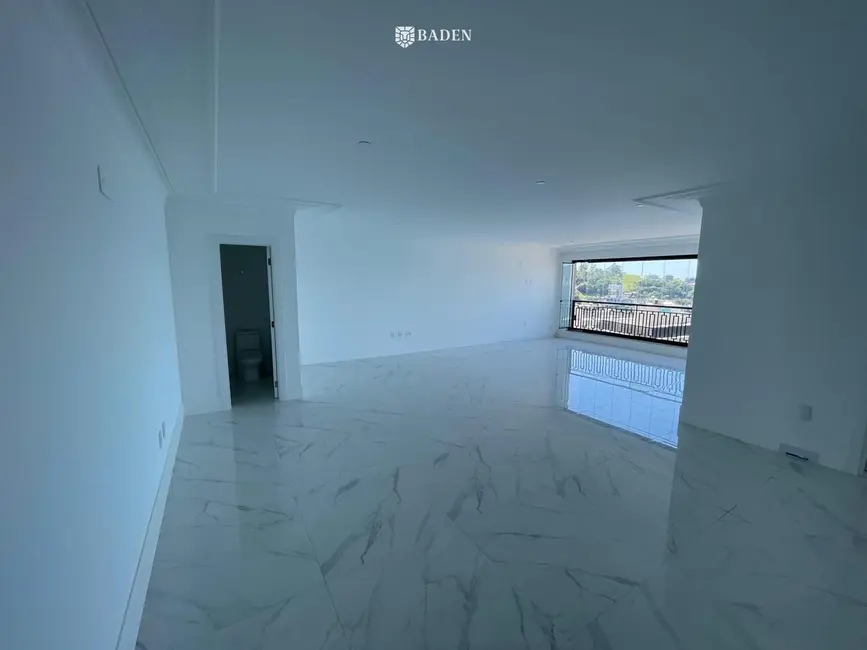 Foto 6 de Apartamento com 4 quartos à venda, 198m2 em Itapema - SC