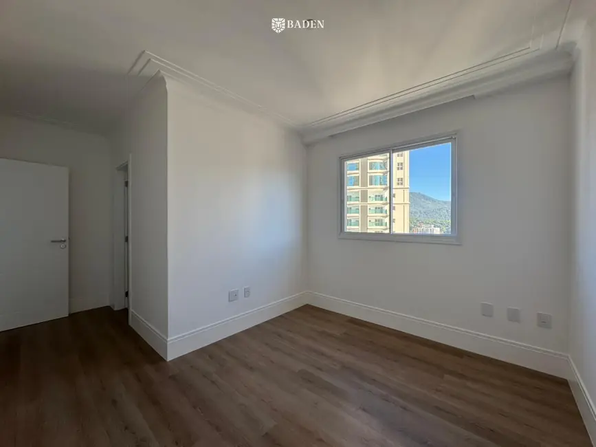 Foto 7 de Apartamento com 3 quartos à venda, 143m2 em Itapema - SC