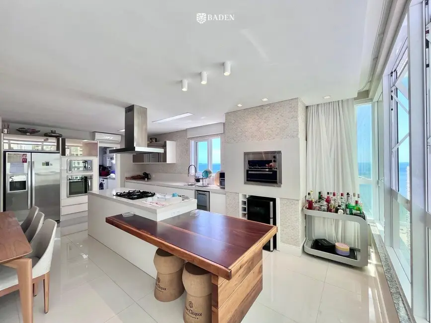 Apartamento com 4 quartos à venda, 151m2 em Centro, Balneario Camboriu - SC - imagem 8 Foto 8 de Apartamento com 4 quartos à venda, 151m2 em Centro, Balneario Camboriu - SC